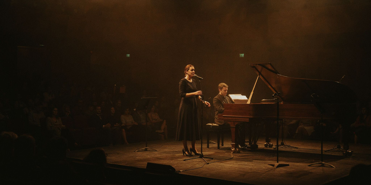 Juliet Fraser; Newton Armstrong, photo 1