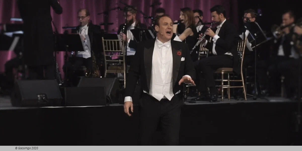 Lucas Meachem, photo 1