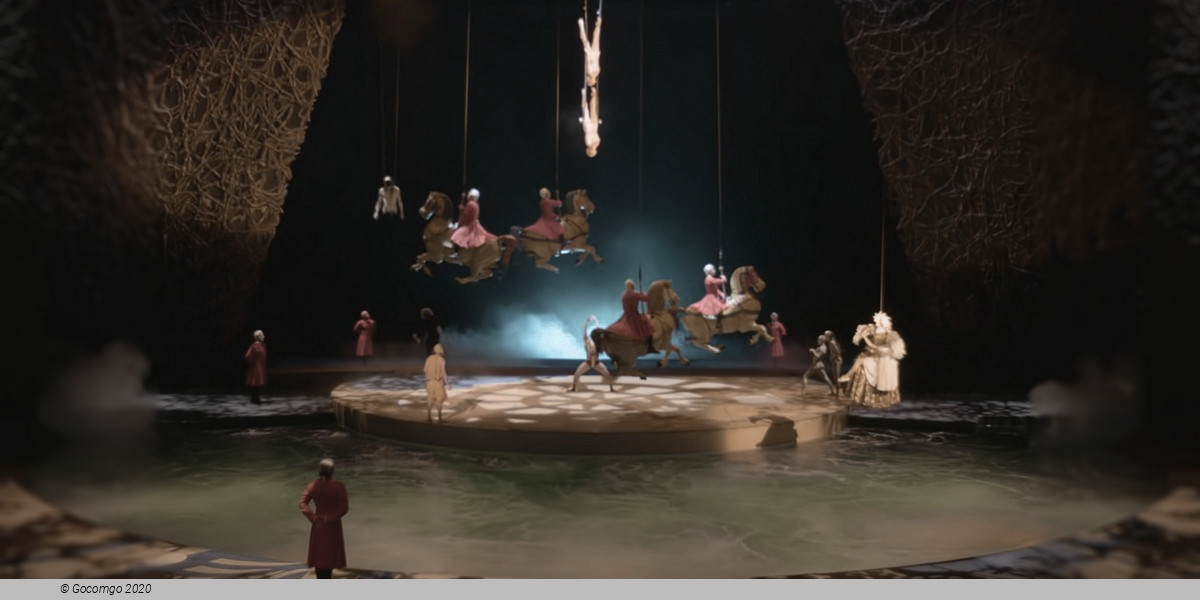 "O" by Cirque du Solei